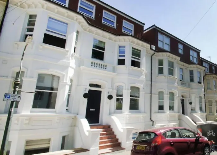 Apt 06 Stylish Studio Steps From Beach, Cafe\'S & Bar\'S